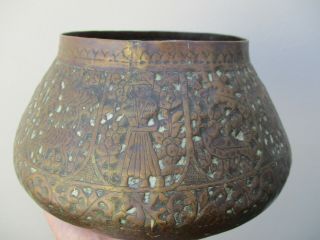 A Quite Large Antique Middle Eastern Hand Hammered Brass/Bronze Bowl 19th C 4