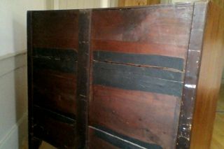 Period Hepplewhite or Federal Style Chest of Drawers 5