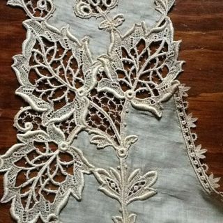 Vintage Antique 1800 ' s very large Ornate Lace COLLAR.  Fabulous 2