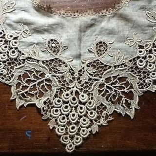 Vintage Antique 1800 ' s very large Ornate Lace COLLAR.  Fabulous 3