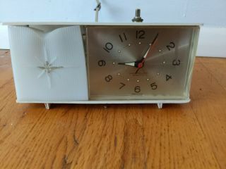 Vintage Westclox Moonbeam Nite - Lite Clock Flashing Light Alarm S14 - B