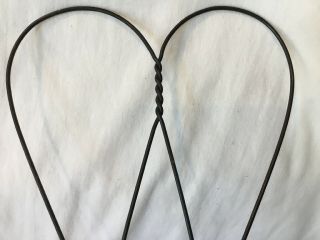 Vintage Primitive Heart Shaped Twisted Wire Rug Beater Wood Handle 18” 2