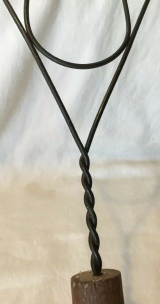 Vintage Primitive Heart Shaped Twisted Wire Rug Beater Wood Handle 18” 3
