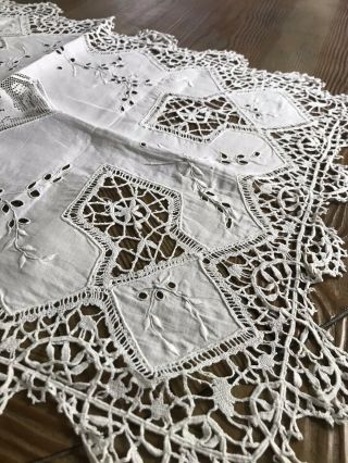 Antique Lace Linen Figural Table Runner 3