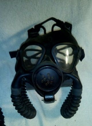 United States Navy Mark IV Gas Mask WW2 black green tank good 2