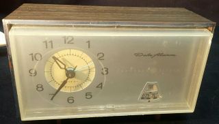 Very Rare Vintage General Electric Lighted Dial Date Alarm Clock Model 7349r