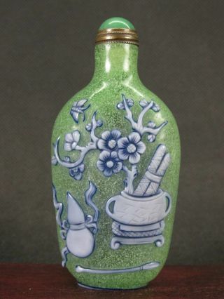 Chinese “bo Gu” Carved Peking Overlay Glass Snuff Bottle