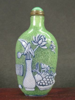 Chinese “Bo Gu” Carved Peking Overlay Glass Snuff Bottle 4
