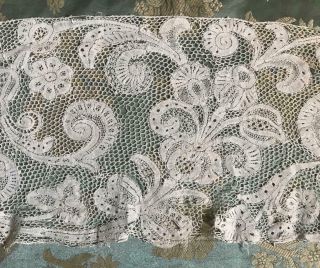 Timeworn Rare 17th/18th Century Linen Bobbin Lace,  Italian Flemish 287