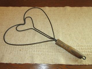 Vintage 14 " Twisted Wire Rug Beater Wooden Handle Double Heart Design - Unusual