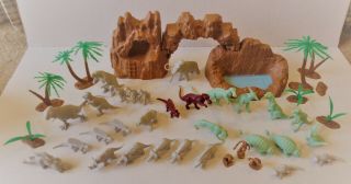 Vtg Marx Prehistoric Playset 3398 Green Gray Dinosaurs Cavemen Box Smilodon