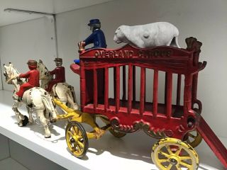 Antique KENTON cast iron circus wagon,  horse drawn with polar bear,  80 - years old 5