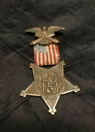 Authentic Serial Civil War Veterans 1861 - 1866 Grand Army Of The Republic Medal