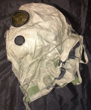 M17a1 Vintage Gas Mask,  Us Military Issue,  W/ Canvas Carrying Bag And Hood