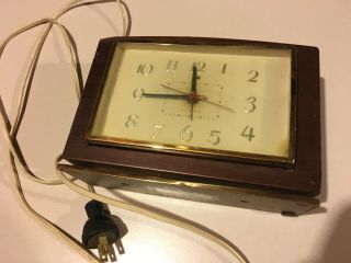 Vintage General Electric Table Top Clock.  Model 7ha188.  Collectible