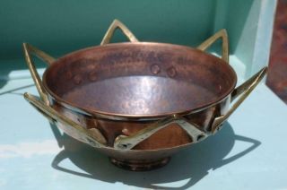 Antique Arts And Crafts Hammered Copper Bowl Brass Crown Handles Modernist Chic 7