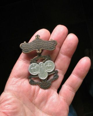 1900 Chicago G.  A.  R.  Encampment medal drop badge - captured cannon 4