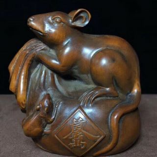 Collectable Old Handwork Boxwood Carve Lovely Mouse Hold Ingot Delicate Statue