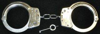 Tru - Spec Atl - 1 Stainless Steel Chain - Linked Handcuffs Double - Locking With A Key