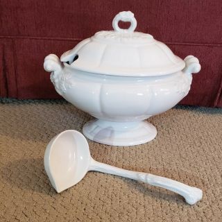 Large Vintage White Red Cliff Ironstone Oval Soup Tureen W/ Ladle Heavy Weight