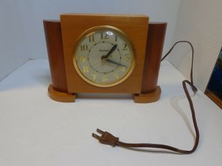 Vintage United Electric Desk/mantle Clock Wood Case Model 75 Runs Quiet