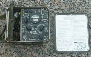 Larkspur Manpack Radio Test Set Type Ft - 2,  With Manuals