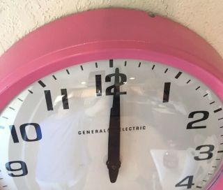 gE geNeRaL eleCtriC vtg pink ring wall clock model 2012 50s 60s mCm bubble glass 4