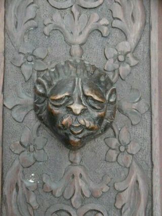 Gothic Oak Carved Panel With Grotesque Lion Man To Centre C.  1700 
