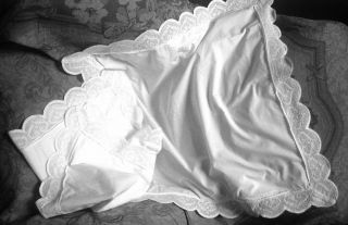 Pair Vintage White European Pillow Shams W Lace Borders 29 X 29 Vg