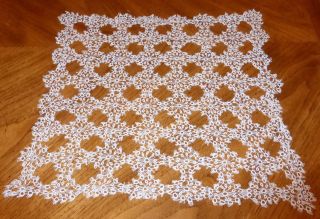 Antique 18 " Hand Tatting Lace Delicate White Vanity Doily 64 Medallions
