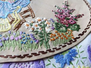VINTAGE HAND EMBROIDERED TRAY CLOTH/TABLE TOPPER - CRINOLINE LADY 8