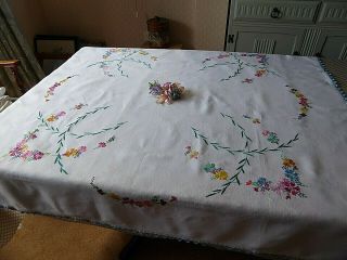 VINTAGE HAND EMBROIDERED LINEN TABLECLOTH=BEAUTIFUL TRAILING FLOWERS 5