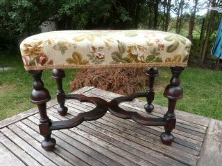 Lovely Antique Victorian Upholstered Footstool.