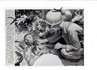 Vietnam War Press Photo - Wounded Us 173rd Airborne Paratrooper - Vung Tau