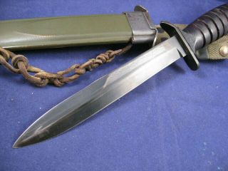 WWII US M3 FIGHTING KNIFE - BLADE MARKED US M3 CAMILLUS - Correct M8 SCABBARD 3