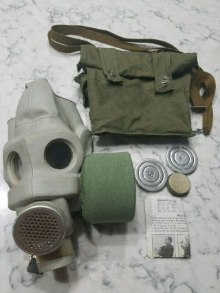 Vintage Soviet Russian Ussr Military Pmg Gas Mask W/ Carrying Bag