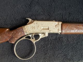 Vintage THE RIFLEMAN toy rifle by Hubley 2