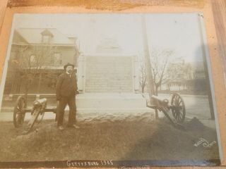 1905 Gettysburg Albumen Photo Of Veteran At Ohio Monument - Cannons