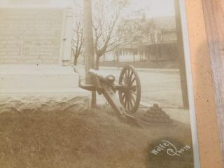 1905 Gettysburg Albumen Photo Of Veteran at Ohio Monument - Cannons 3