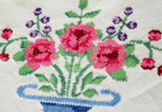 Vintage Tablecloth Hand Embroidered - Baskets Of Flowers,  6 Tea Napkins