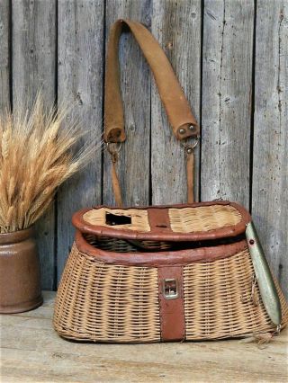 Vintage Old Fishing Creel Basket w/ Lure Primitive Father ' s Day Rustic Cabin 4