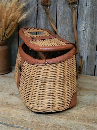 Vintage Old Fishing Creel Basket w/ Lure Primitive Father ' s Day Rustic Cabin 5