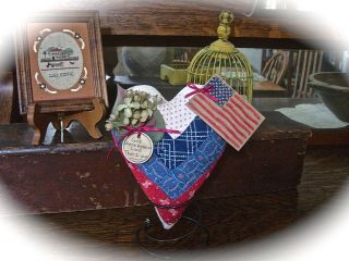 Heart From 1880 - 90s Log Cabin Quilt Patriotic God Bless America Bed Spring Stand