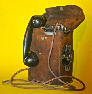 1943 Ww2 U.  S.  Army Military Field Phone Radio Model Ee 8b Lend Lease Leather Case