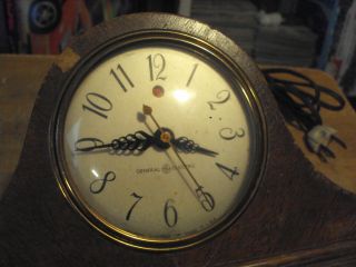 Vintage Antique 1940 ' s General Electric GE Mantel Clock Wood 3H06 8