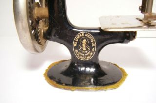 ANT.  TOY SINGER SEWING MACHINE 3