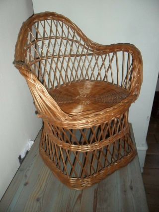 Vintage cane chair for a small child or your favourite Teddy or doll. 5
