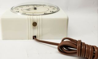 Vintage 1940’s Telechron INC Art Deco white Wall clock 4