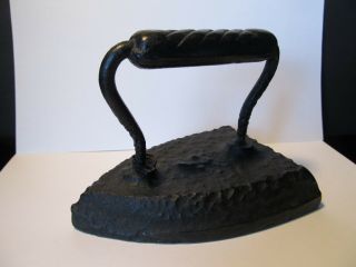 Antique Primitive Hand Forged Clothes Iron (sad Iron) - - 1700s To Early 1800s