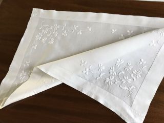 Vintage Hand Embroidered White Linen Table Centre Cloth 29.  5 X19.  5 Inches